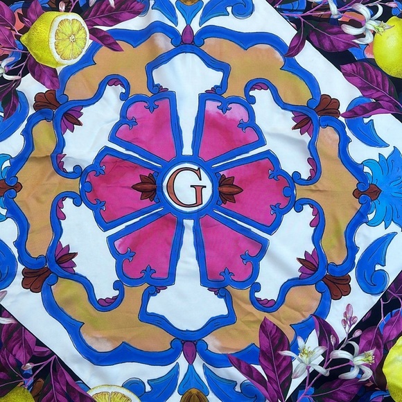 New GUESS Multicolor Scarf - Picture 3 of 4